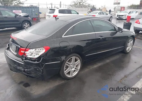 2010 Mercedes-Benz E 350 z USA, uszkodzony, nr VIN WDDKJ5GBXAF048703